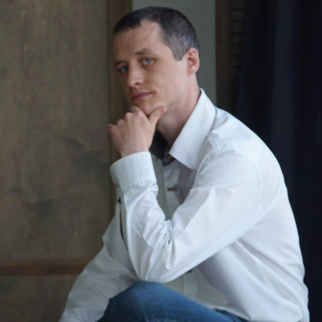 Евгений Петров